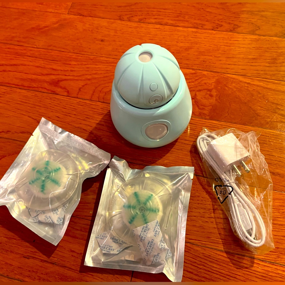 COPY - NWOB Facial Cleaner-all fresh and never used